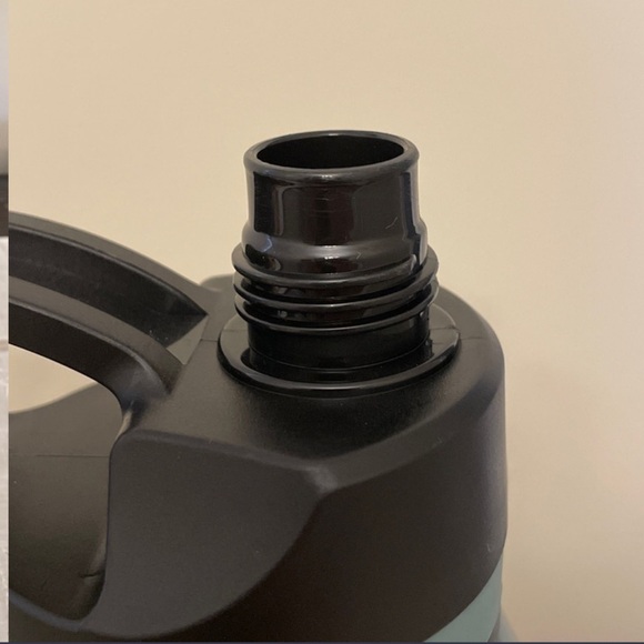 Water Bottle- 32 oz. - Picture 4 of 10